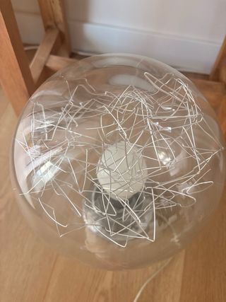 Lámpara de mesa bombilla grande