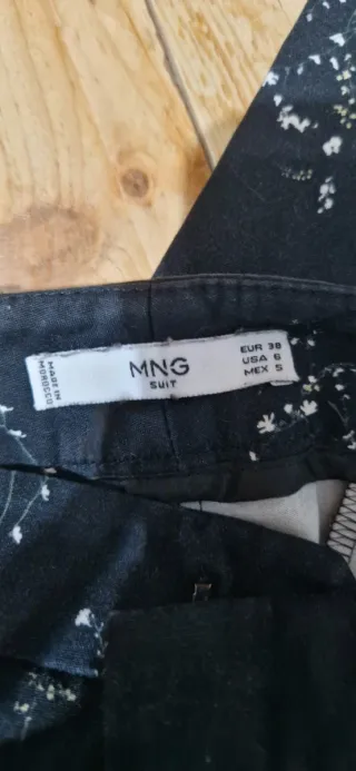 Pantalón Mango Negro Estampado Flores