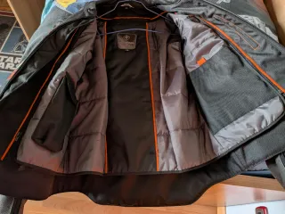 Chaqueta de moto KORE Negra y Naranja