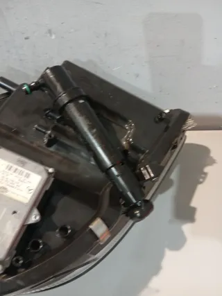 Faro Izquierdo Mercedes CLS Xenon