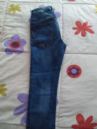 Pantalón vaquero Zara niño T.12