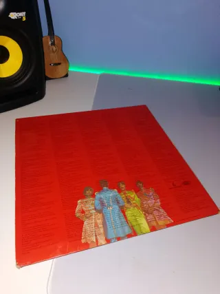 The Beatles Sgt. Pepper's Lonely Hearts Club Band