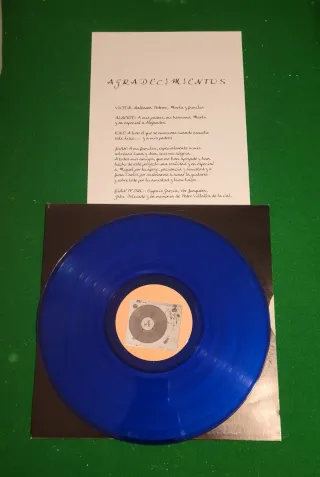 LP Shake de color azul.Let me wear the morning sun