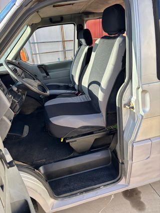 Volkswagen T 4 2.4 c. c. Caravelle 1995