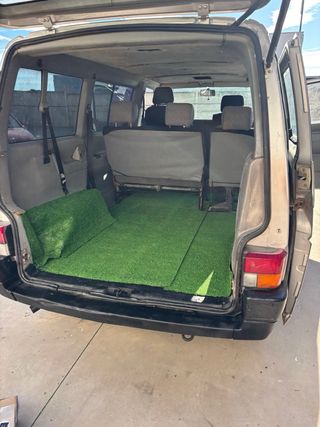 Volkswagen T 4 2.4 c. c. Caravelle 1995