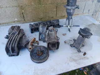 Alternador, Bomba Agua, Depósito y Tacos Motor