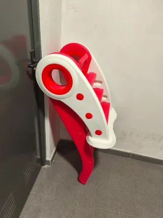 Tobogán infantil rojo plegable