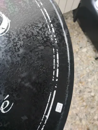 Mesa redonda de metal estilo bistró