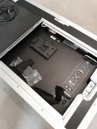 Monitor Broadcast LCD 28 pulgadas