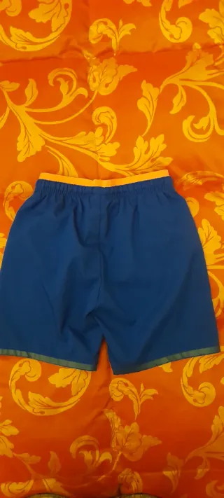 Completo calcio bimbo Kipsta blu 7 anni.