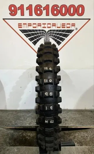 110 90 19 M PIRELLI RUEDA MOTO SEMINUEVA