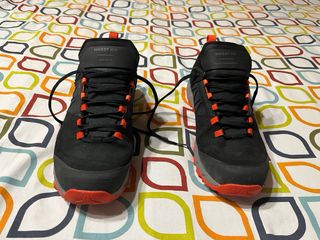 Zapatillas Trekking Quechua MH500 WTP Negro/Rojo