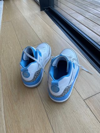 Sapatilhas Jordan Azul e Branco