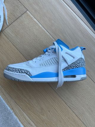 Sapatilhas Jordan Azul e Branco