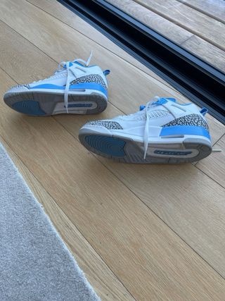 Sapatilhas Jordan Azul e Branco