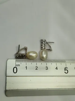 Pendientes de oro 18kt con brillantes.