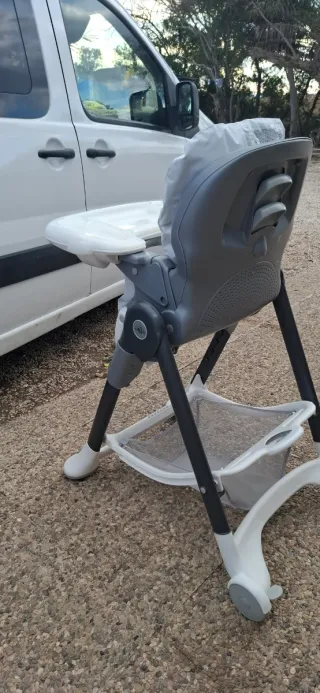 Trona Neonato Reclinable, Plegable. Como Nuevo