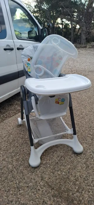 Trona Neonato Reclinable, Plegable. Como Nuevo