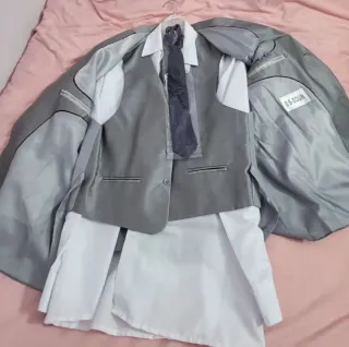 Traje gris niño talla 14