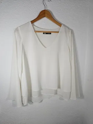 Blusa Blanca Zara Talla M con Escote en V