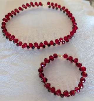Gargantilla y pulsera de cristal rojo