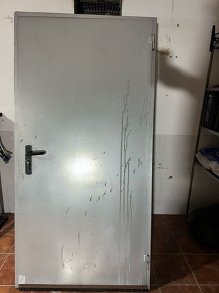 Puerta Metálica Trastero