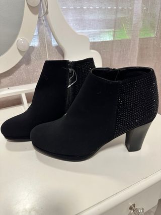 Botines negros con brillo