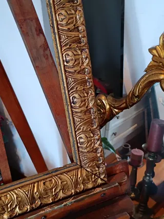 Marco antiguo dorado tallado