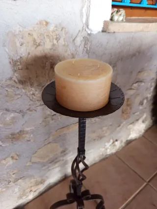 Candelabro trípode alto forjado