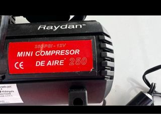Este minicompresor de aire es adecuado para coches