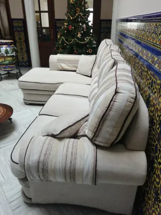 Sofá chaiselongue tela beige y rayas