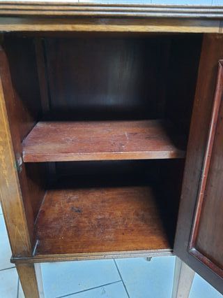 Comodino Luigi XVI intarsiato sec. XVIII