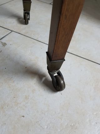 Comodino Luigi XVI intarsiato sec. XVIII