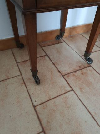 Comodino Luigi XVI intarsiato sec. XVIII