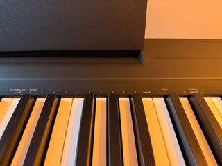 Piano Digital Yamaha P-143