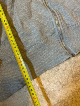 Sudadera Nike gris con cremallera Y2K