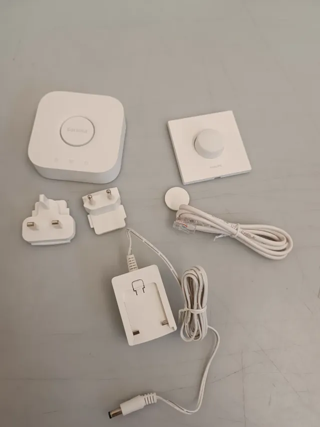 Kit Inicial Philips Hue Bridge com 3 Lâmpadas G2Y0143