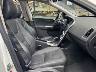 VOLVO XC60 2.4 D4 AWD Summum Auto