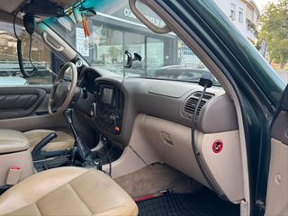 TOYOTA Land Cruiser 100 4.2TDI VX LHR