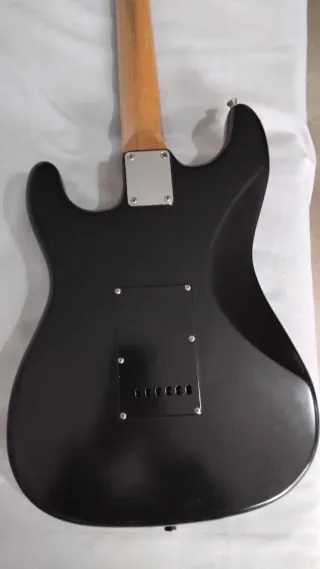 Guitarra ARIA-STG Series stratocaster