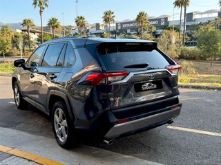 TOYOTA Rav4 2.5l 220H Advance