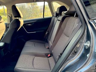 TOYOTA Rav4 2.5l 220H Advance