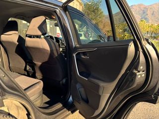 TOYOTA Rav4 2.5l 220H Advance