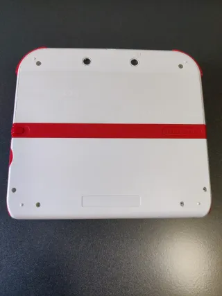 Nintendo 2DS Negra y Blanca