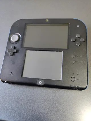 Nintendo 2DS Negra y Blanca