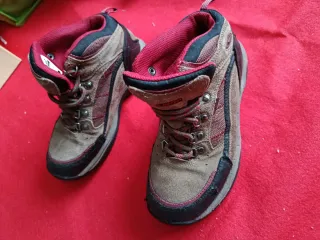 Botas unisex de monte Hi-Tec. Talla 37.