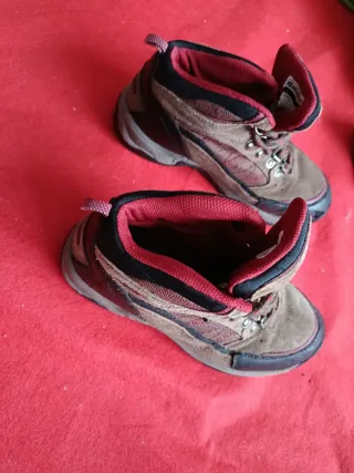 Botas unisex de monte Hi-Tec. Talla 37.