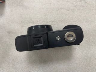 Cámara Digital 4K con Pantalla Abatible