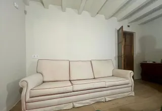 Sofá 3 plazas beige muy cómodo