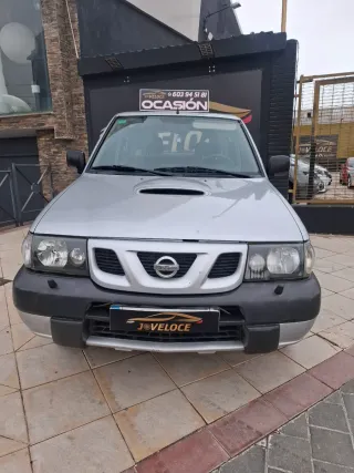 Nissan Terrano II 2003